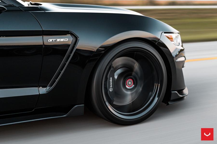 Детали экстерьера Shelby GT350 on Vossen Wheels (VFS-10) 2018 года  (фото 10 из 13)